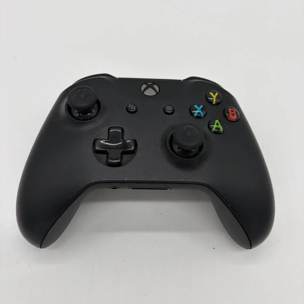 Xbox One Wireless Bluetooth Controller Model 1708 - Black (tested)